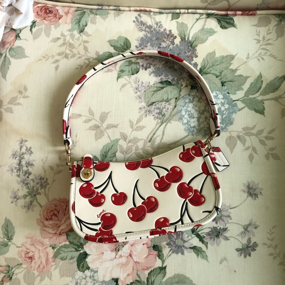 Coach Swinger 20 Cherry 🍒 Print